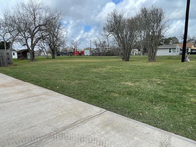 1708 Sycamore Street, Bay City, TX 77414