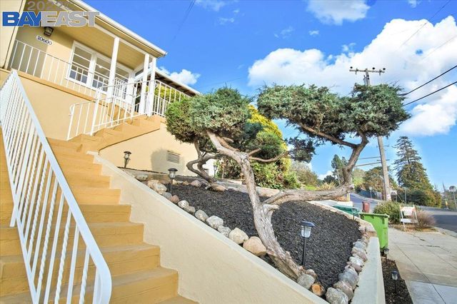10600 Sheldon St., Oakland, CA 94605