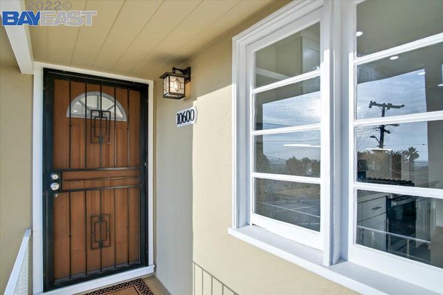 10600 Sheldon St., Oakland, CA 94605