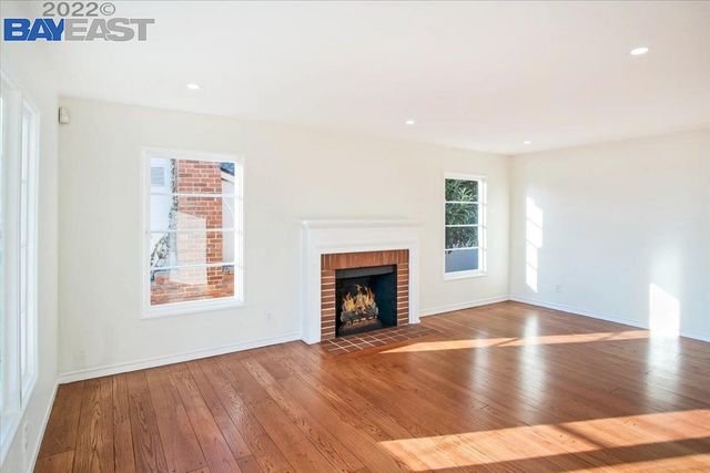 10600 Sheldon St., Oakland, CA 94605