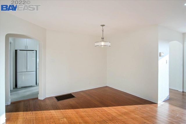 10600 Sheldon St., Oakland, CA 94605