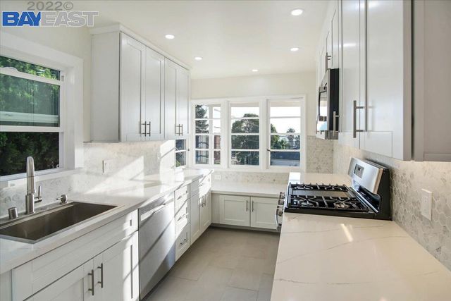 10600 Sheldon St., Oakland, CA 94605