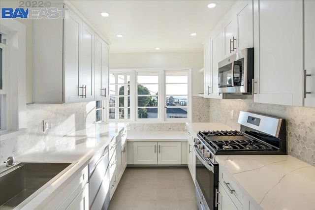 10600 Sheldon St., Oakland, CA 94605