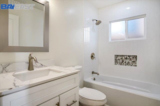 10600 Sheldon St., Oakland, CA 94605