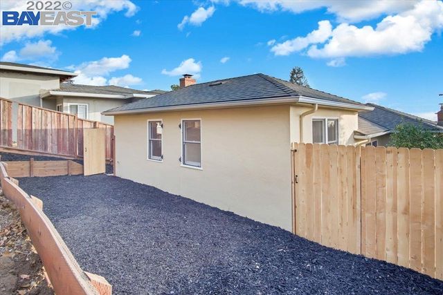 10600 Sheldon St., Oakland, CA 94605