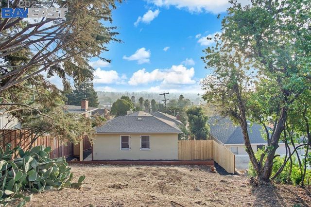 10600 Sheldon St., Oakland, CA 94605