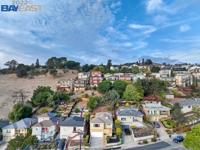 10600 Sheldon St., Oakland, CA 94605