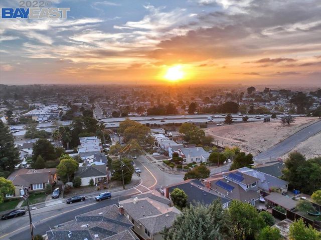 10600 Sheldon St., Oakland, CA 94605