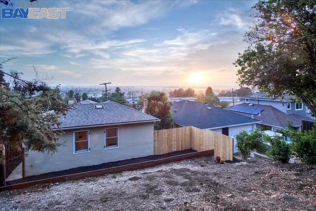 10600 Sheldon St., Oakland, CA 94605