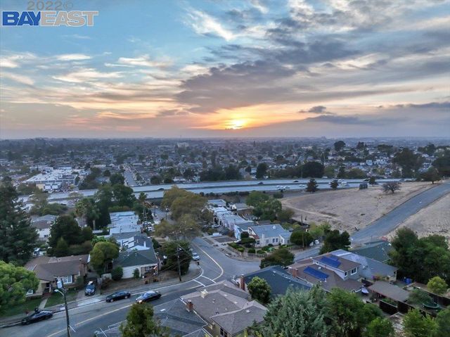 10600 Sheldon St., Oakland, CA 94605