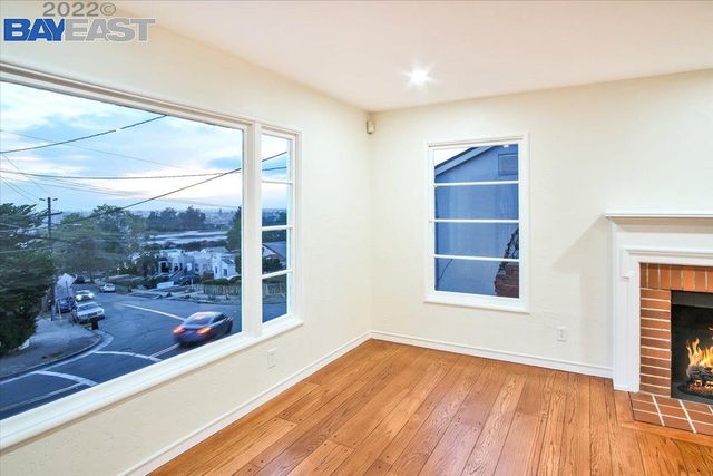 10600 Sheldon St., Oakland, CA 94605