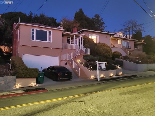 10600 Sheldon St., Oakland, CA 94605