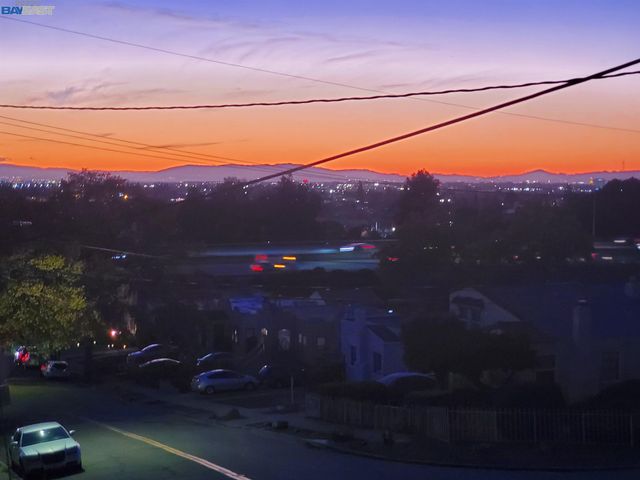 10600 Sheldon St., Oakland, CA 94605