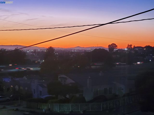 10600 Sheldon St., Oakland, CA 94605