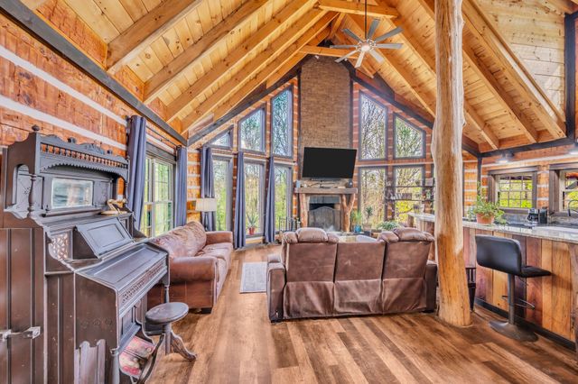 295 Tow Dr, Waverly, TN 37185