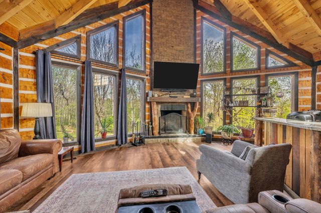 295 Tow Dr, Waverly, TN 37185