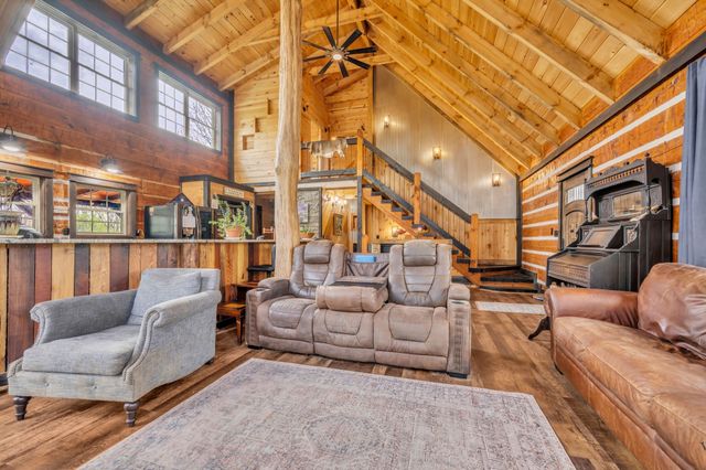 295 Tow Dr, Waverly, TN 37185
