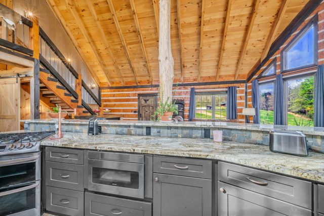 295 Tow Dr, Waverly, TN 37185