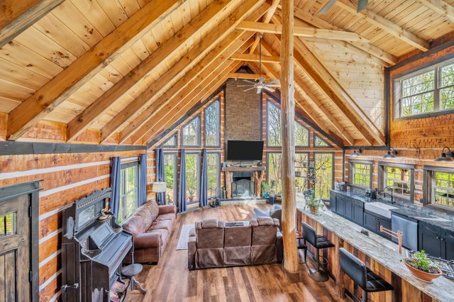 295 Tow Dr, Waverly, TN 37185