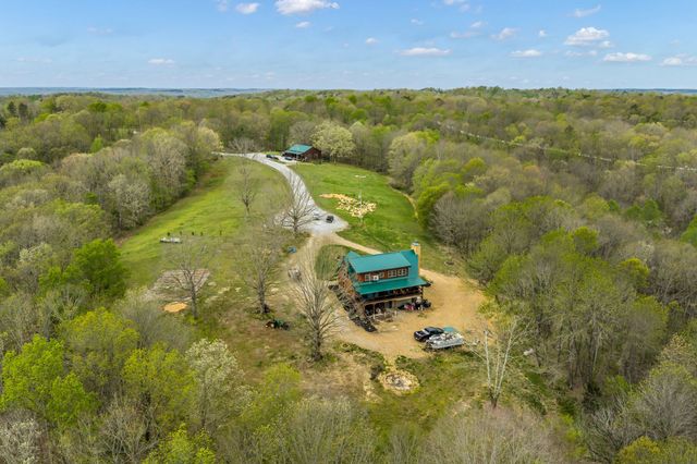 295 Tow Dr, Waverly, TN 37185