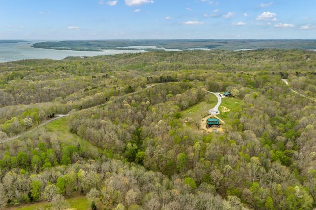 295 Tow Dr, Waverly, TN 37185