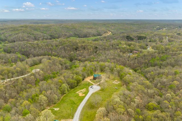 295 Tow Dr, Waverly, TN 37185