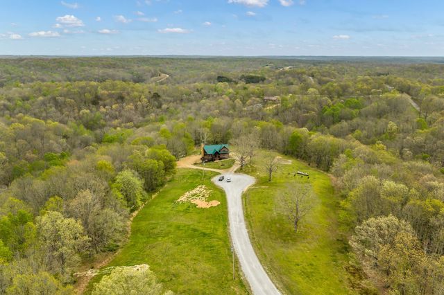 295 Tow Dr, Waverly, TN 37185