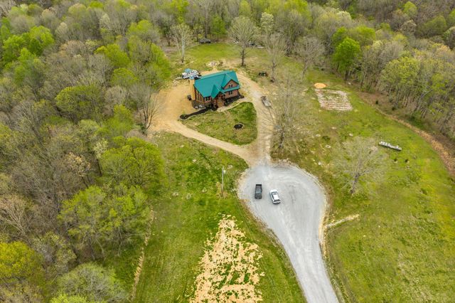295 Tow Dr, Waverly, TN 37185