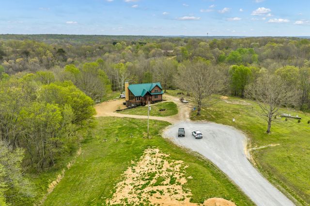 295 Tow Dr, Waverly, TN 37185