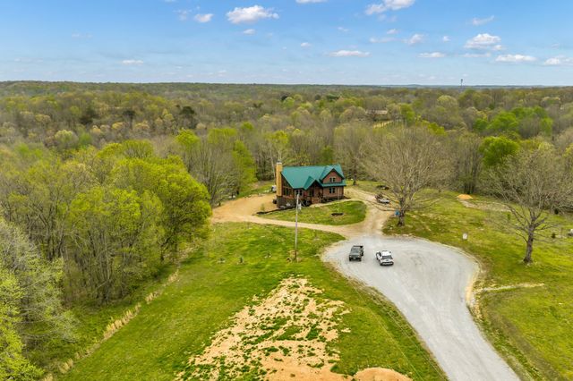 295 Tow Dr, Waverly, TN 37185