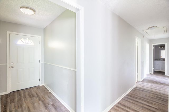 102 Sue Lane, Highlands, TX 77562