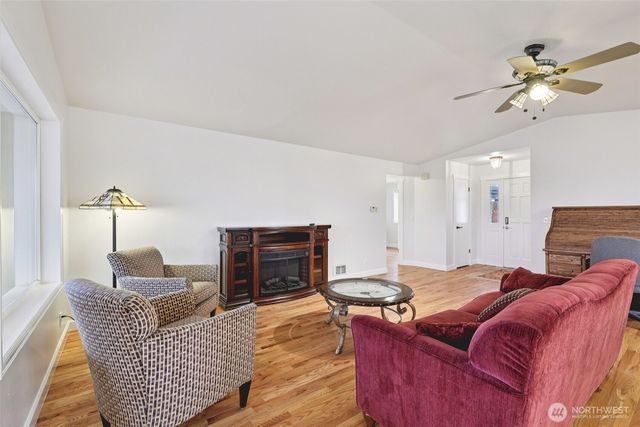 1518 Carol Street, Camano Island, WA 98282