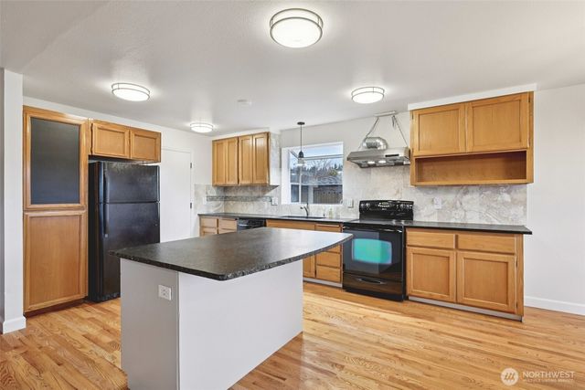 1518 Carol Street, Camano Island, WA 98282