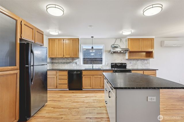 1518 Carol Street, Camano Island, WA 98282