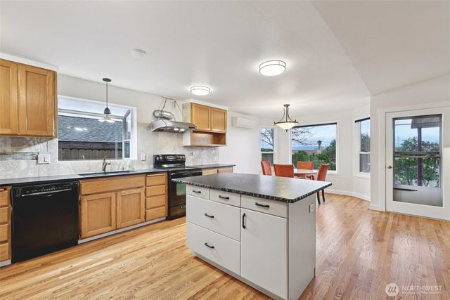 1518 Carol Street, Camano Island, WA 98282