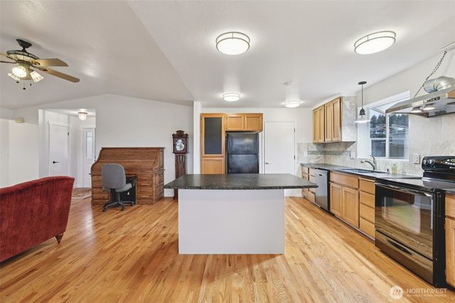 1518 Carol Street, Camano Island, WA 98282