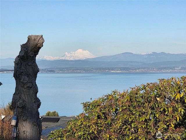 1518 Carol Street, Camano Island, WA 98282