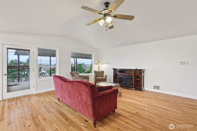 1518 Carol Street, Camano Island, WA 98282