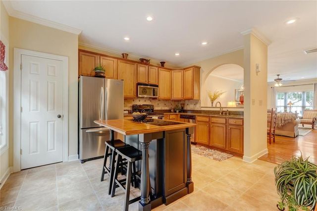 2213 St James Drive, Reidsville, NC 27320