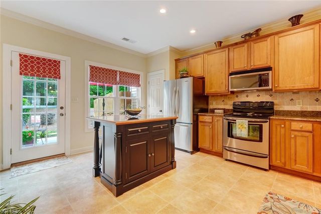 2213 St James Drive, Reidsville, NC 27320