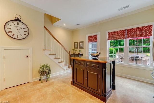 2213 St James Drive, Reidsville, NC 27320