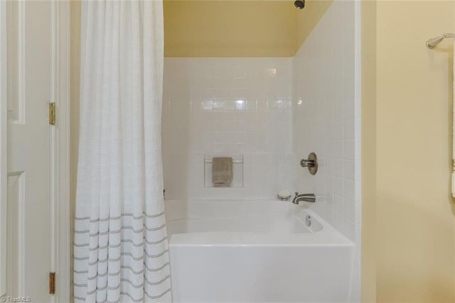 2213 St James Drive, Reidsville, NC 27320