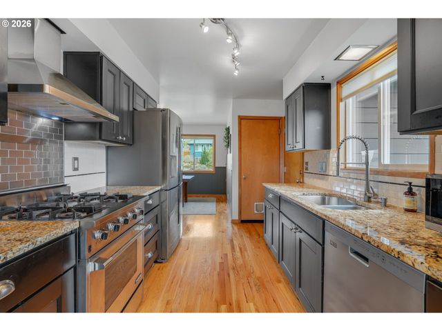 6815 Sw 14TH Ave, Portland, OR 97219