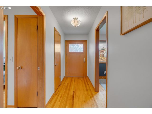 6815 Sw 14TH Ave, Portland, OR 97219