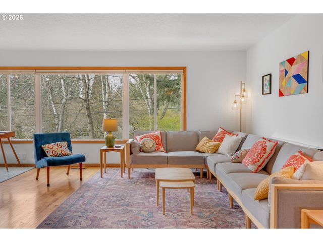 6815 Sw 14TH Ave, Portland, OR 97219