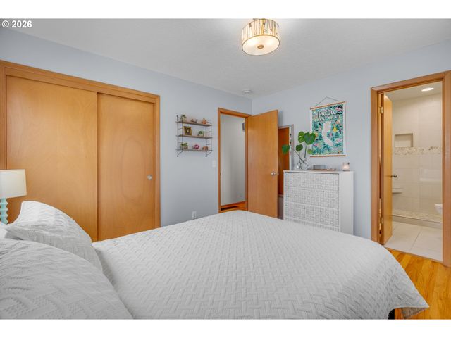 6815 Sw 14TH Ave, Portland, OR 97219