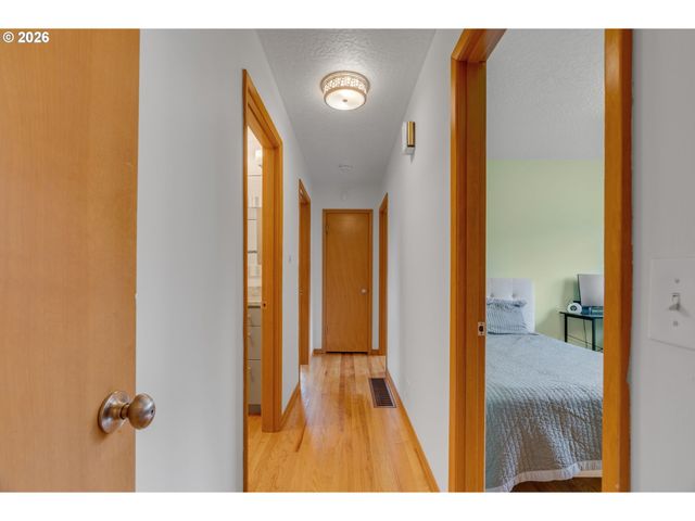 6815 Sw 14TH Ave, Portland, OR 97219