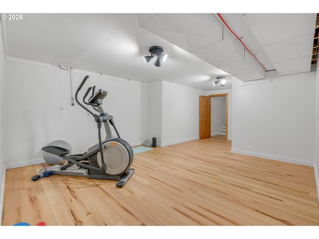 6815 Sw 14TH Ave, Portland, OR 97219