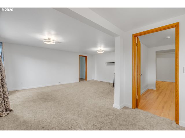 6815 Sw 14TH Ave, Portland, OR 97219