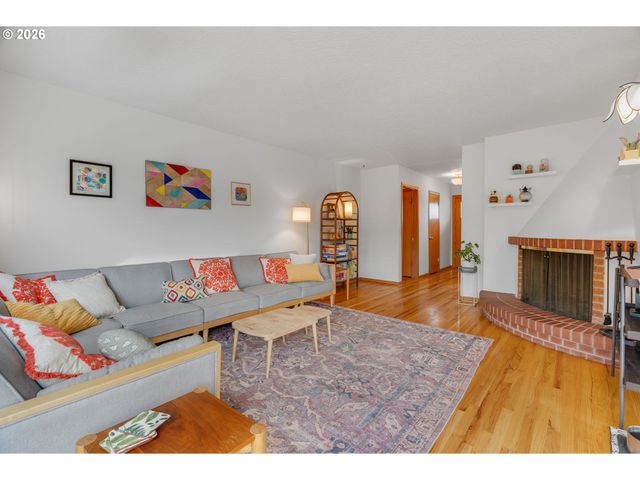 6815 Sw 14TH Ave, Portland, OR 97219